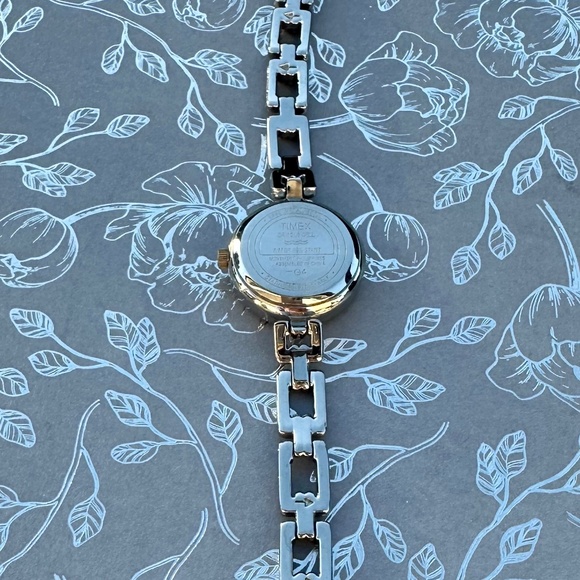 ⌚️ Timex “Essentials” Two-Tone Bracelet Watch — Classic & Chic! - Picture 5 of 5